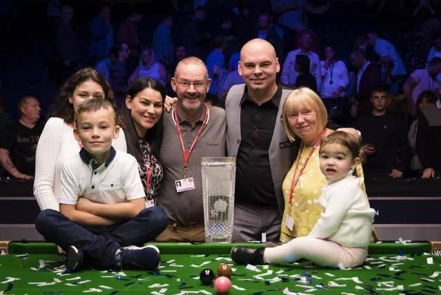 兰乃至整个 兰乃至整个