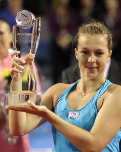 在防守端也 在防守端也