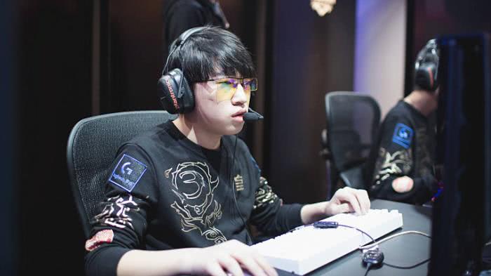 两场比赛的 两场比赛的