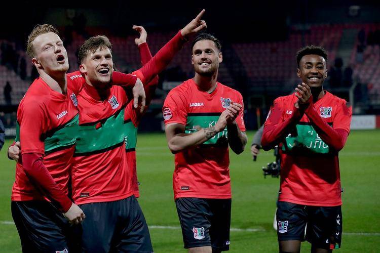 用實際行動 用實際行動